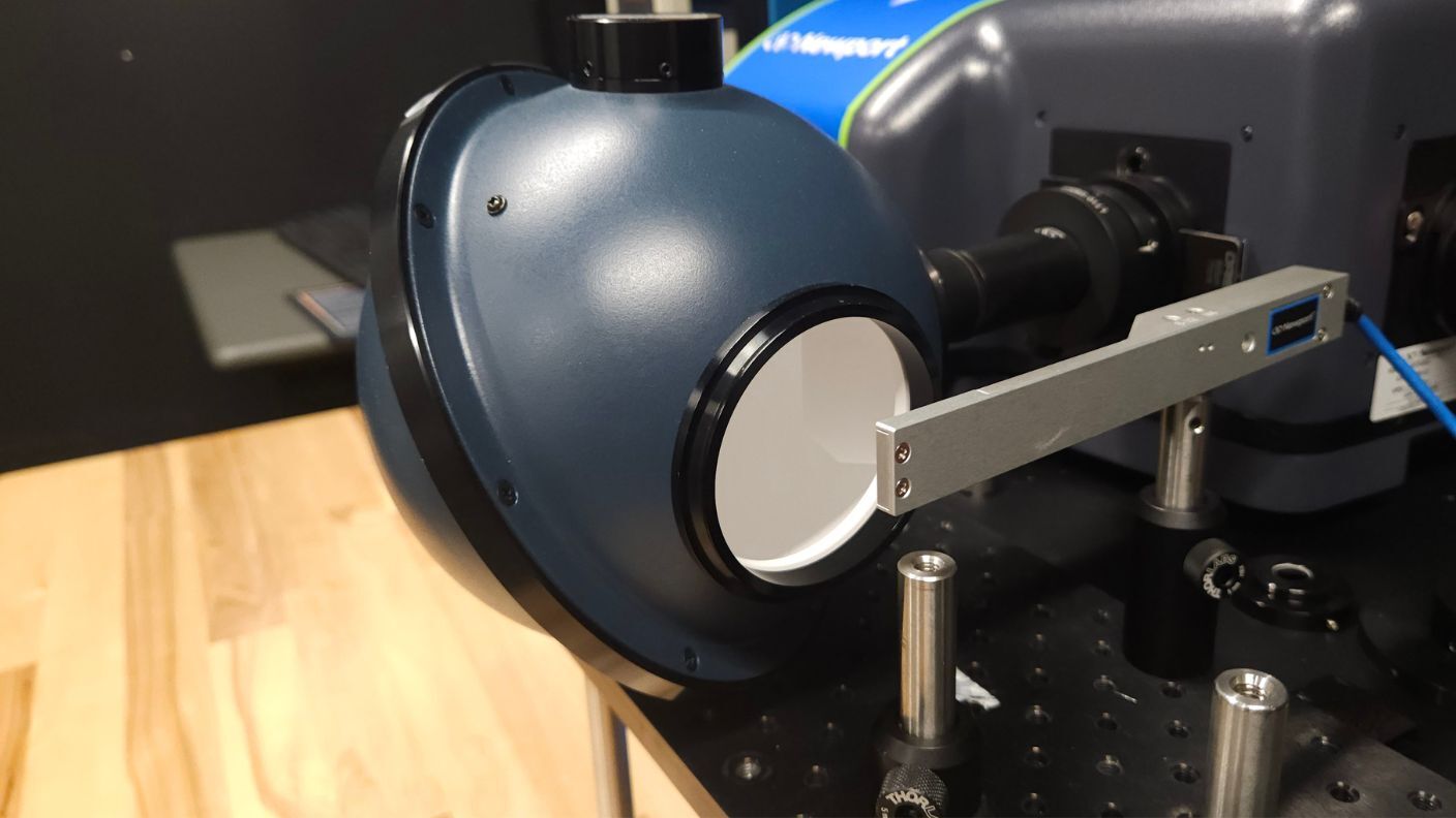 https://44685963.fs1.hubspotusercontent-na1.net/hubfs/44685963/Light%20integrating%20sphere.jpg